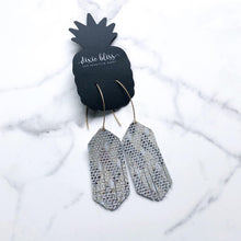 Load image into Gallery viewer, Montana in Champagne Shimmer