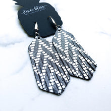 Load image into Gallery viewer, Sahara in Grey & White Shimmer Chevron